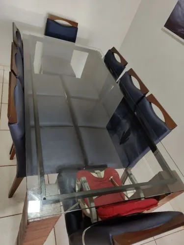 Mesa de jantar 8 lugares vidro com madeira maciça