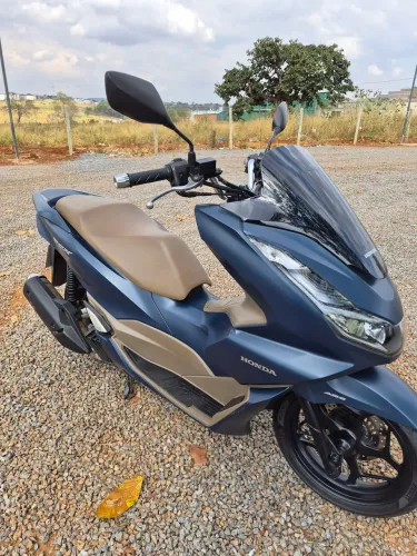 PCX DLX 2023 modelo 2024 18.900 IPVA só vence em outubro de 2027