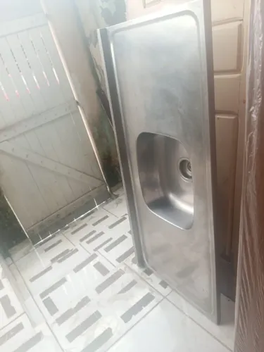 Pia de cozinha em aço inox completa. Negociável!