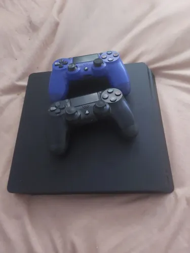 Vendo ps4 seminovo bem conservado um1tera dois controles e jogos 6