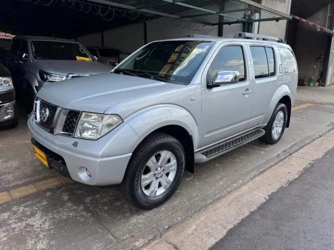Nissan Pathfinder LE 2.5 16V TDI Diesel AUT 2007