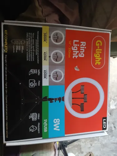 Vende ou negocia uma Ring light seminova