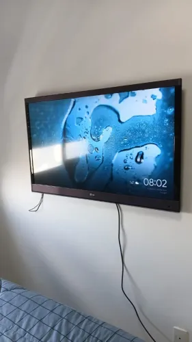 TV Led LG 47" Full HD 3D + 4 Óculos 3D Originais - Acompanha Chromecast