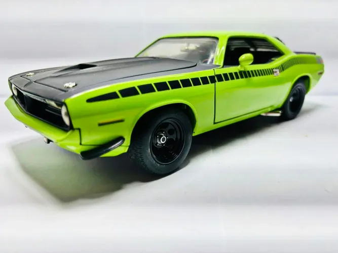 Miniatura Plymouth Barracuda (Cuda) 1970 1/18