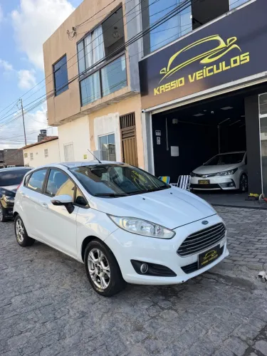 Ford Fiesta 1.6 16V Flex Aut. 5P 2014