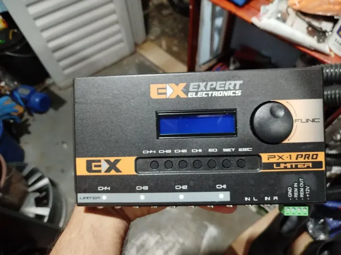 Processador de áudio Expert PX-1 