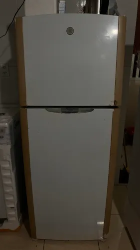 Geladeira pra vender baratinha