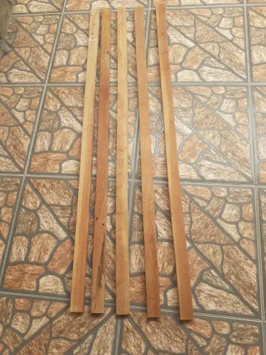 Vendo 5 caibros limpos de medindo 1.40mts cada