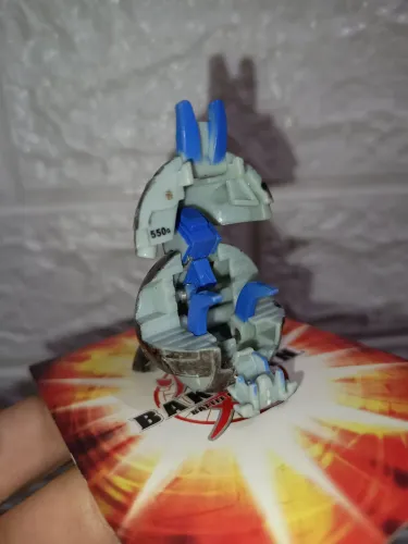 BAKUGAN SCRAPER + BAKUGAN MISTERIOSO (BRINDE)