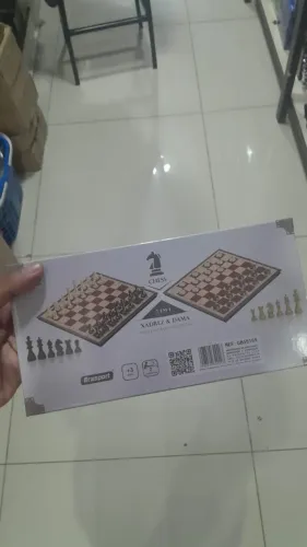 Jogo de xadreze e dama 2 em 1. Peças com bases magnéticas