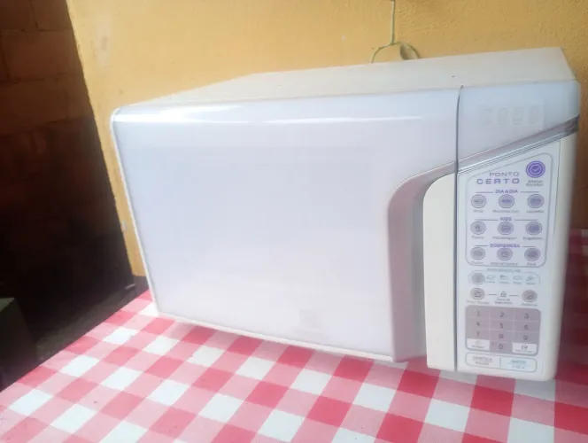 "Micro-ondas Electrolux 31 Litros - Conservado e Funcionando 100%"