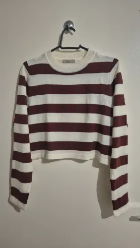 Blusa Cropped em Tricô Listrada Marisa Atitude (Tam. P)