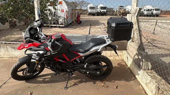 BMW G 310 GS novíssima sem detalhe