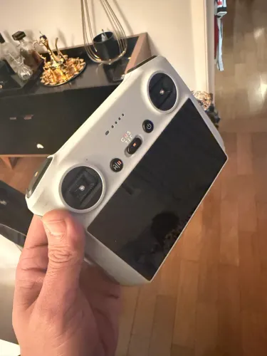 Rádio controle DJi com tela RC M330