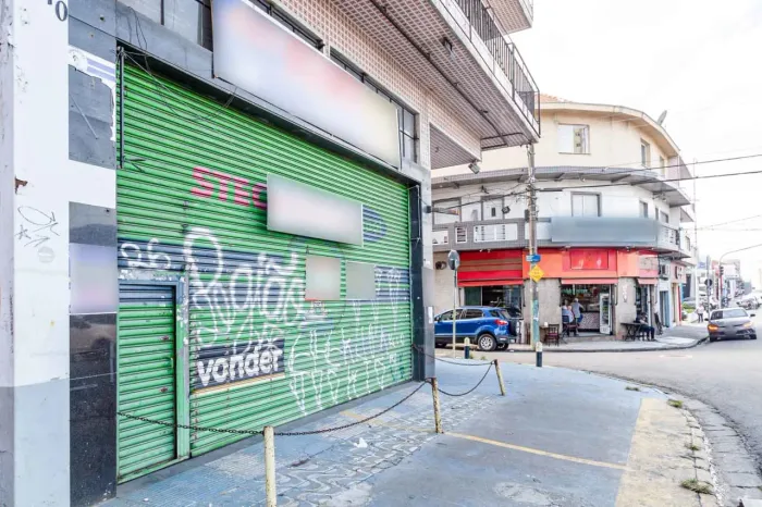 Loja na Avenida Guarulhos, 1492  370 m²