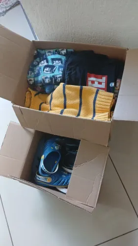 Lote de roupas e calçados menino 6 anos