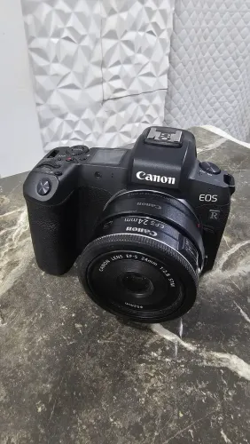 Camera canon R + adaptador original canon + lente 24mm canon e menos de 20k de clicks