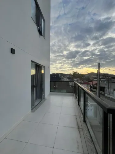 Apartamento 90m² com Ampla Sacada e Churrasqueira Camboriú