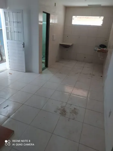 Alugo Casa de 1 Quarto na Av. Providência