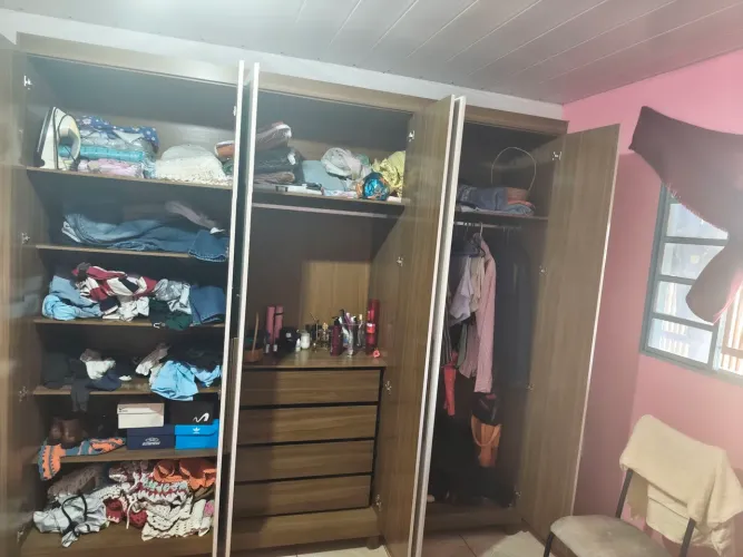 Vende-se guarda roupa grande 