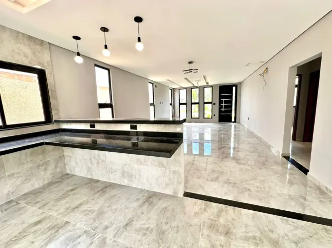 São Pedro da Aldeia - RJ - Lindíssima casa em condomínio fechado