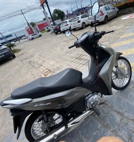 Vendo moto Honda Biz
