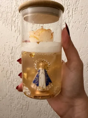 : Vela Decorativa Nossa Senhora Aparecida com Tampa de Madeira (Vitrine)