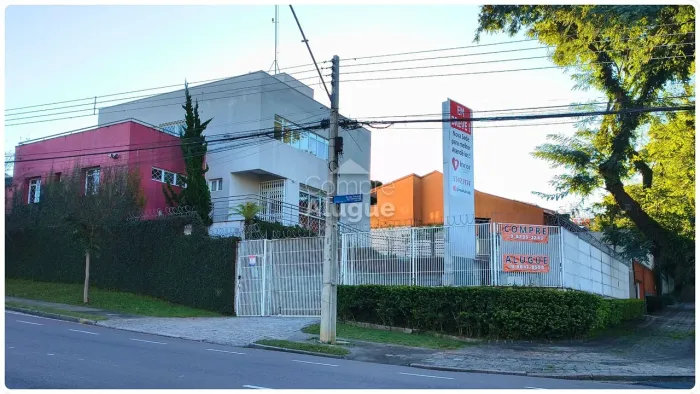 CASA COMERCIAL à venda com 258.69m² por R$ 3.500.000,00 no bairro Batel - CURITIBA / PR
