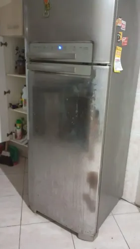 Vendo geladeira1200 reias Eletrolux Fosfree
