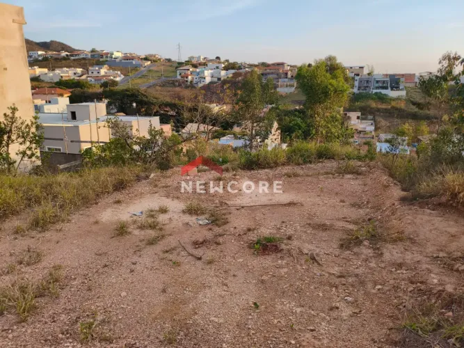 Lote em Avenida Settimio Imbroisi - Portal Vila Rica (Colônia do Marçal) - São João Del Re