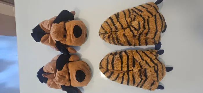 2 pares de pantufas
