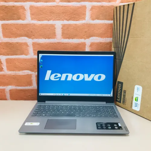 Notebook Lenovo i3 de 8ª Geração/ Ram 8GB/ Ssd 128GB/ Placa Intel Graphics 4GB 