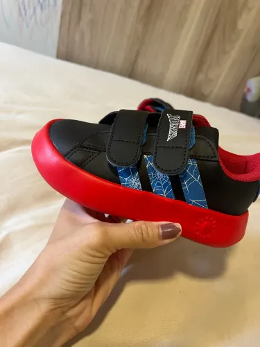 Tênis adidas infantil 24