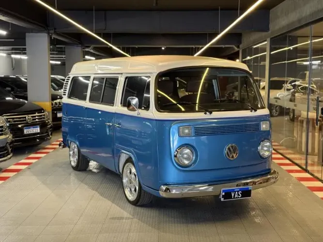 Volkswagen Kombi Lotação 1.6 MPI (álcool) 2004
