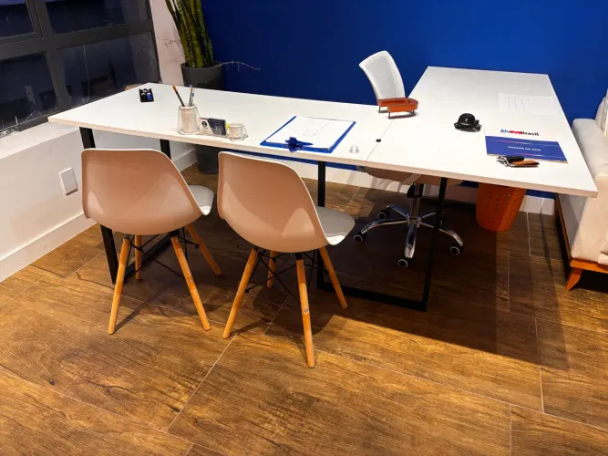 Mesa em L com cadeira