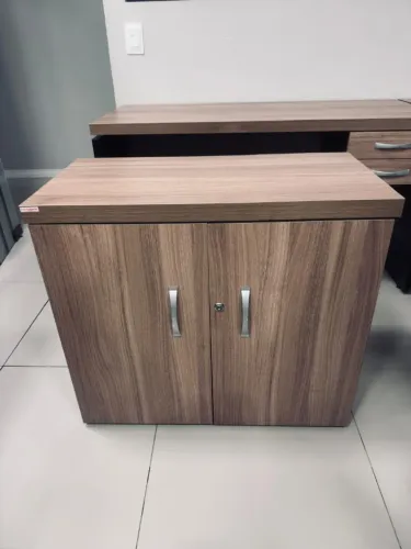 Armario escritorio -  0,80 de comprimento X 0,70 altura X 0,40 de profundidade 