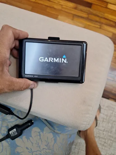 Vendo navegador GPS GARMIN NUVI1490 BLUETOOTH 