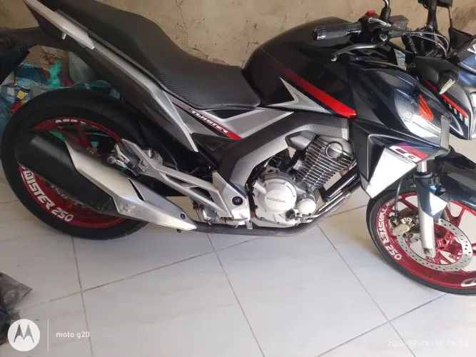 Vendo uma Twister ano...2018