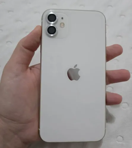 Iphone 11 - 64GB BRANCO