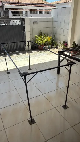 mesa 210 x 85 (L) x 90(altura)