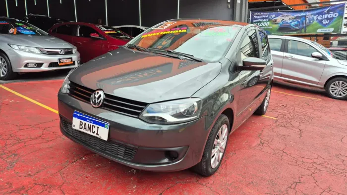 Volkswagen Fox 1.0 MI Total Flex 8V 5P 2013