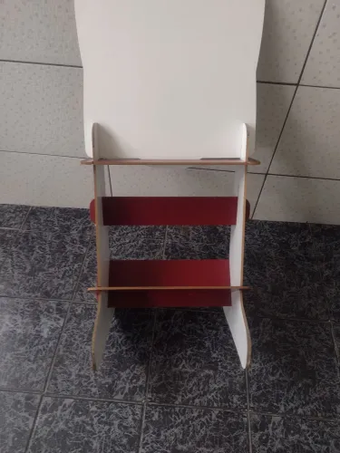 Lousa infantil dupla fase para os pequenos mostrarem as suas artes.