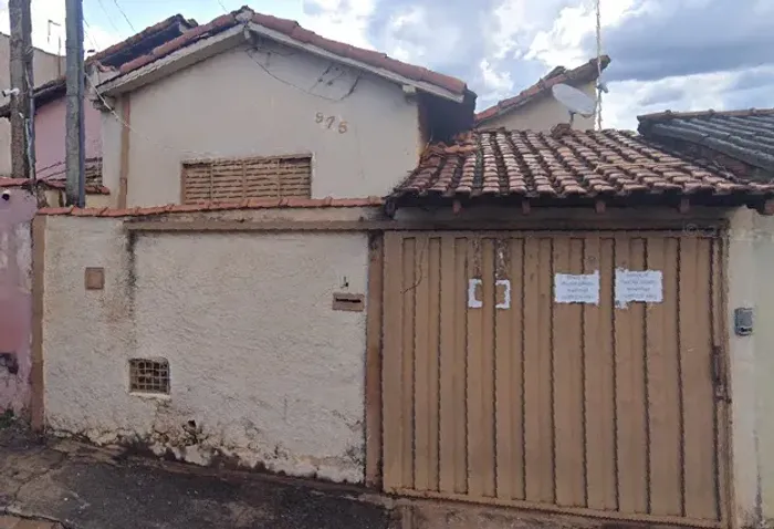 Aluga se casa em São Joaquim da Barra SP com 3 dormitorios próximo do Centro