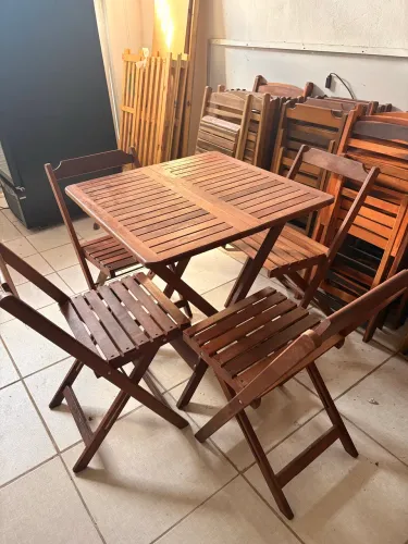 CONJUNTO DE MESA E CADEIRA
