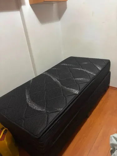 Cama de solteiro em ótimo estado
