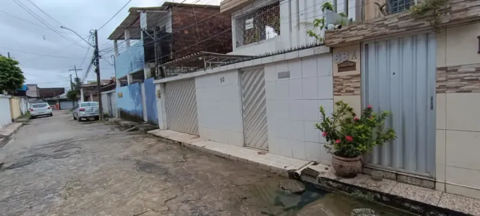 VENDO ÓTIMA CASA COM 4 QUARTOS NO BAIRRO DE JARDIM SÃO PAULO / RECIFE
