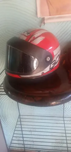 Vendo capacete usado boas condições usoentrego