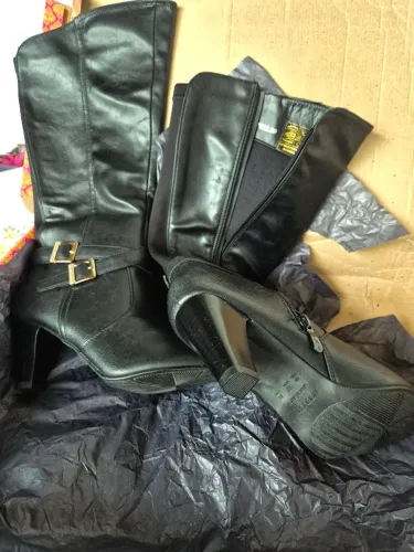 Bota Monncity tamanho 38 nova na caixa