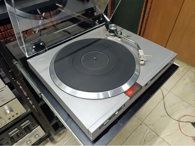 Toca Discos SANSUI FR-D35 
