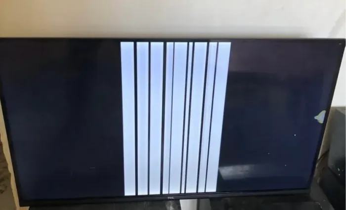 Tv TCL 32 polegadas com som funcionando 